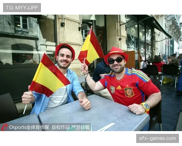 越南国家队球迷热情高涨，助威声浪点燃赛场氛围