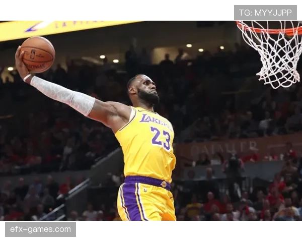 詹姆斯转型边后卫风格引领联盟新潮流，全能战术助推赛场表现持续升级